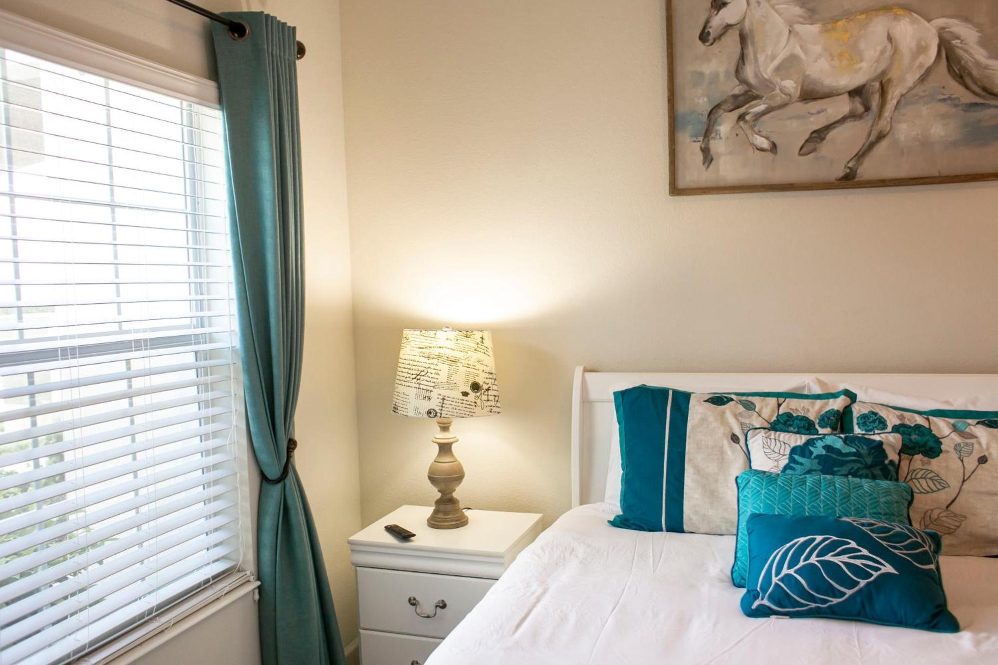 B - New 4 Bedroom Home - 5 Miles To Disney - Free Water Park - Private Pool คิสซิมมี ห้อง รูปภาพ