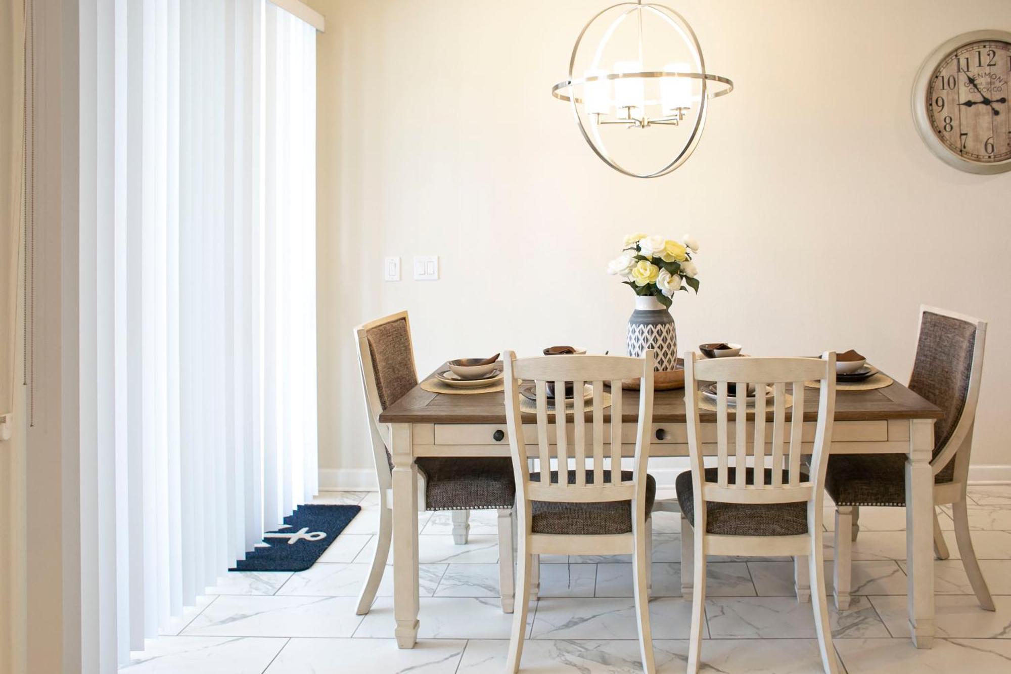 B - New 4 Bedroom Home - 5 Miles To Disney - Free Water Park - Private Pool คิสซิมมี ห้อง รูปภาพ