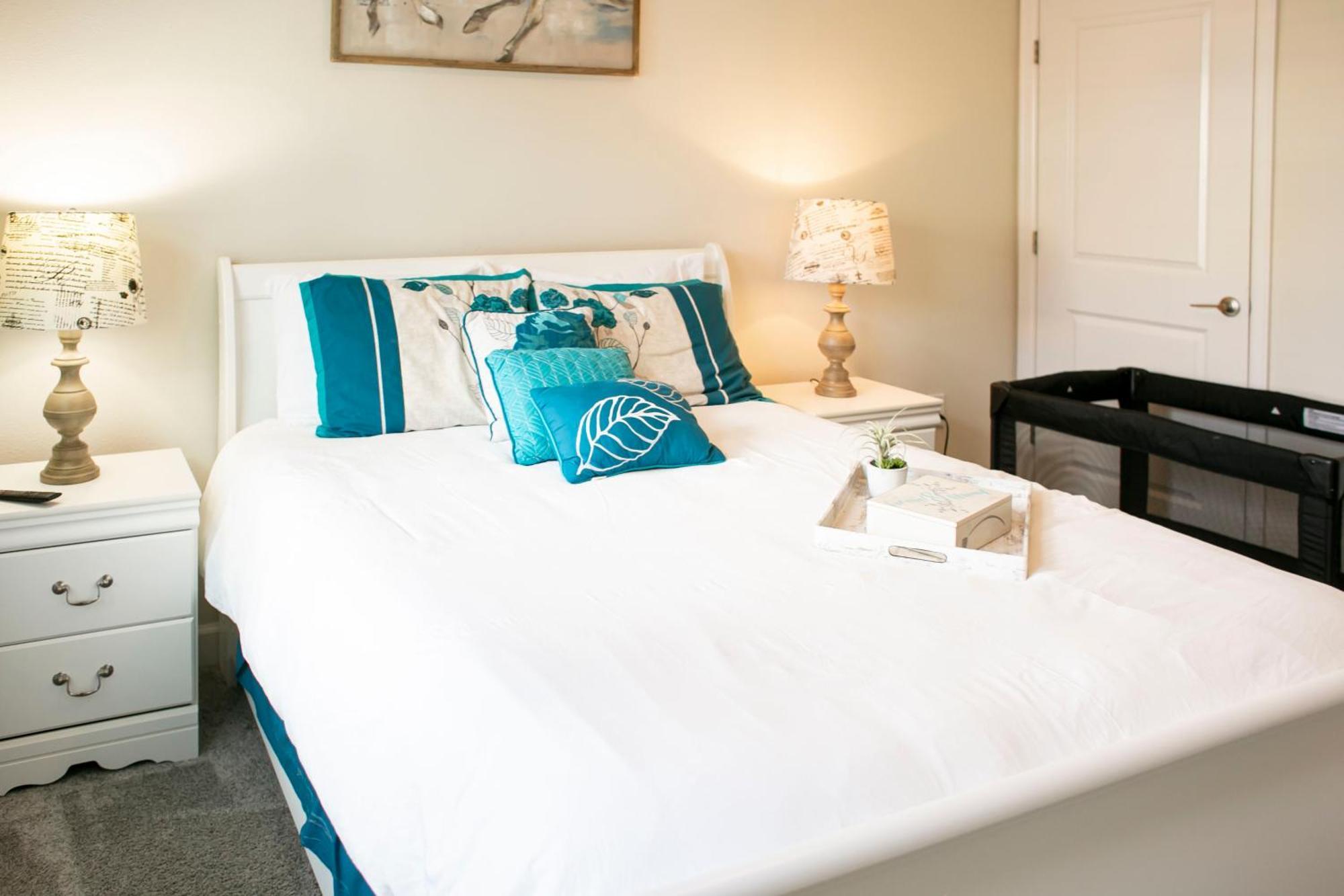 B - New 4 Bedroom Home - 5 Miles To Disney - Free Water Park - Private Pool คิสซิมมี ห้อง รูปภาพ